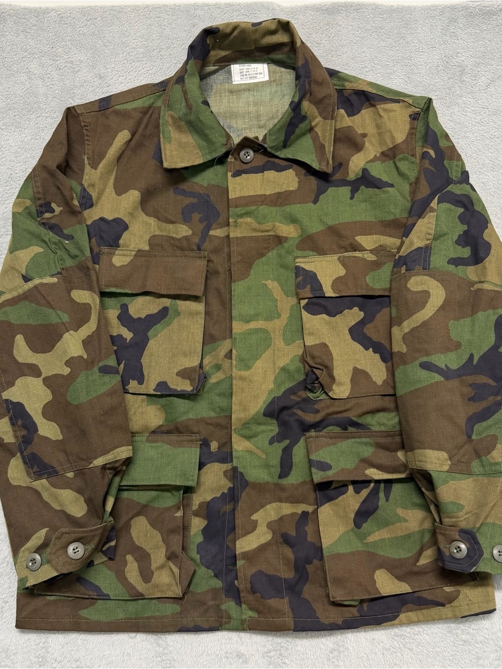 US Military Camo Woodland Shirt Men’s Size Medium X-Short 8415-01-084-1645
